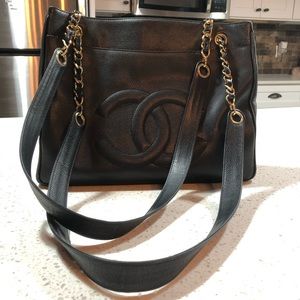 Authentic Vintage Chanel Handbag (black/gold)